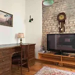 2Br, 2Ba, 1St Floor Of Historical Building ,Galata