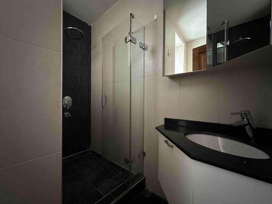 Daire 2br, 2ba, 1st Floor Of Historical Building ,galata İstanbul